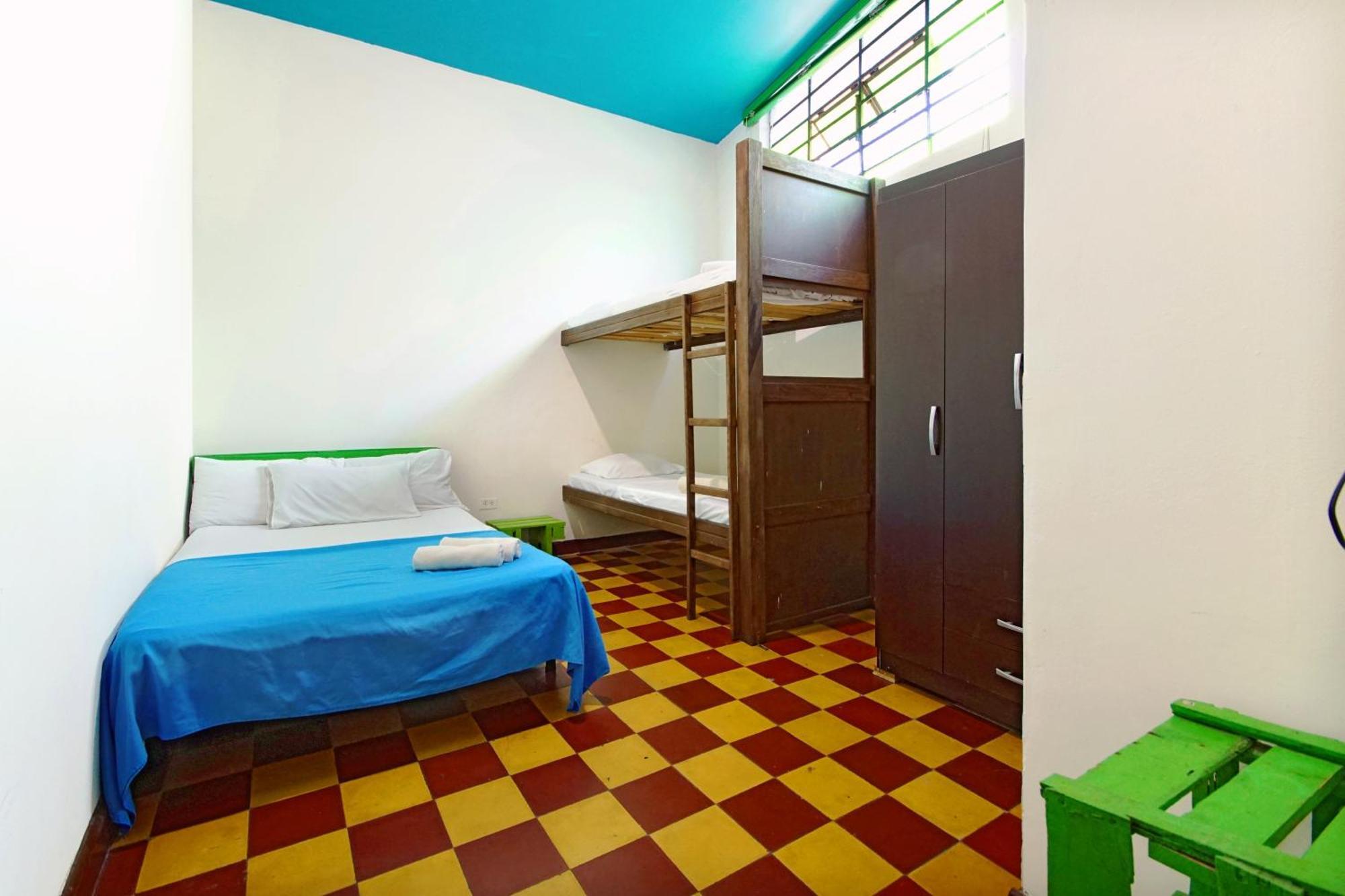 Ding-Dong Hostel Cali Exterior photo
